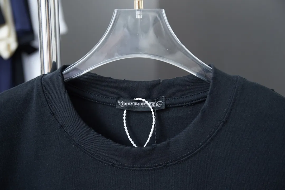 🅿️220 Ch*ome Hearte 25SS early spring new style, appliqué embroidered heart cross short sleeves, light luxury, essential item for daily commuting for men and women, correct version, welcome to compare, detailed features · 320g 100% pure cotton double yarn jersey fabric · Custom dyed in the same vat, special thickened 32 pieces double-strand 1X1 thread · Imported Tajima machine embroidery tatami embroidery ➕This cloth patch embroidery · Hand-stitched Croxin hardware accessories · Hand-made fraying of collar, cuffs and hem · Double-needle stitching across seams · Original main mark, washed tag, branded moisture-proof paper packaging Color: Black/White/Pink Size: S/M/L/XL